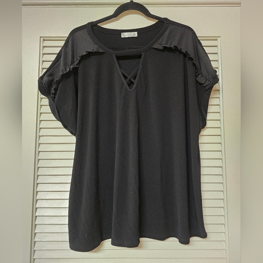 89th & Madison - (Plus-Size) Black Short-Sleeve Top With Ruffle Detail
